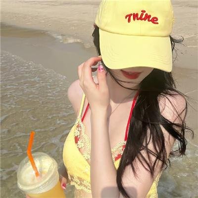 雨衣 海报